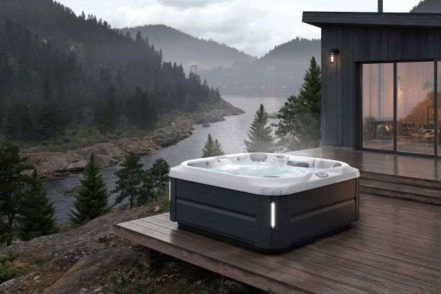 Jacuzzi J-345 - Comfort Hot Tub with Open Seating